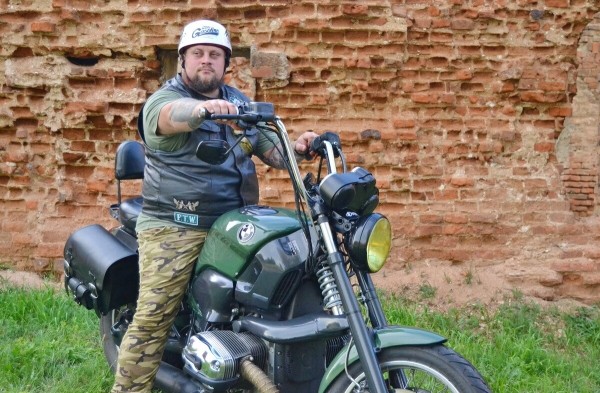 «Ни одного байкерского мероприятия не пропустил!» Житель Брестской области три года колесит на легендарном BMW R 1200C «Ни одного байкерского мероприятия не пропустил!» Житель Брестской области три года колесит на легендарном BMW R 1200C