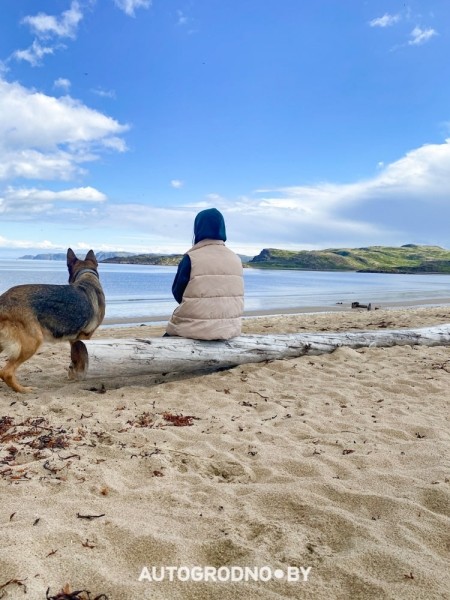 «Это был сюрприз на свадьбу. Путешествие на Териберку». Ребята из Беларуси сделали из VW Transporter «дом на колесах» и проехали за раз 6000 км