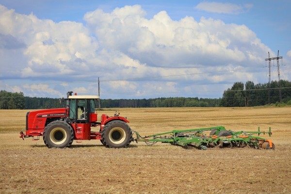 «Вам ни один комбайнёр правды не скажет!» Поговорили с водителем о комбайне за 400 тыс. долларов «Вам ни один комбайнёр правды не скажет!» Поговорили с водителем о комбайне за 400 тыс. долларов