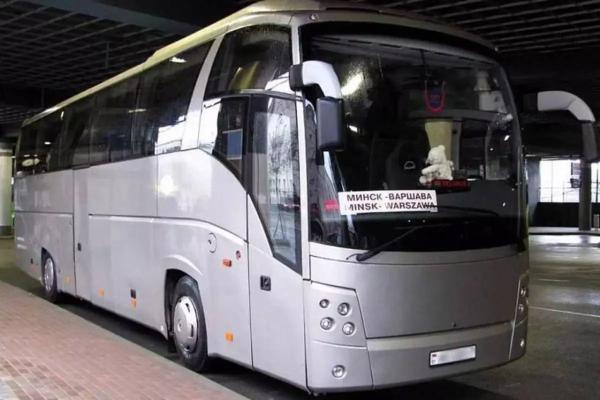 Автобусы из Варшавы в Беларусь едут с большим опозданием Автобусы из Варшавы в Беларусь едут с большим опозданием