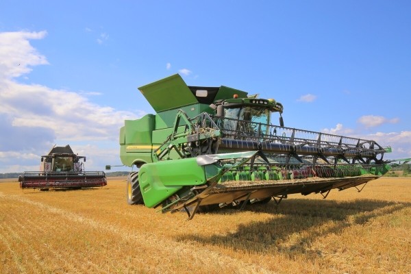 «Вам ни один комбайнёр правды не скажет!» Поговорили с водителем о комбайне за 400 тыс. долларов «Вам ни один комбайнёр правды не скажет!» Поговорили с водителем о комбайне за 400 тыс. долларов