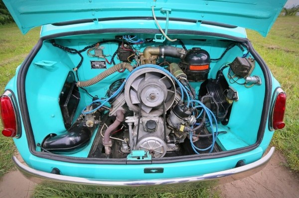 «Излучает положительные эмоции». Белорус показал «горбатый» ЗАЗ-965, который вернули к жизни «Излучает положительные эмоции». Белорус показал «горбатый» ЗАЗ-965, который вернули к жизни