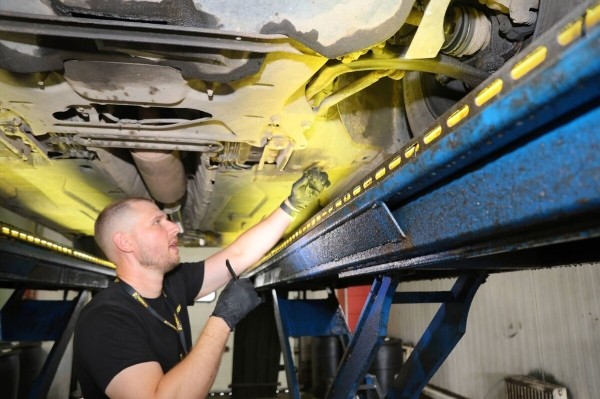 «Купил без осмотра на подъёмнике». Узнали, стоил ли своих денег 22-летний Citroen C5 «Купил без осмотра на подъёмнике». Узнали, стоил ли своих денег 22-летний Citroen C5