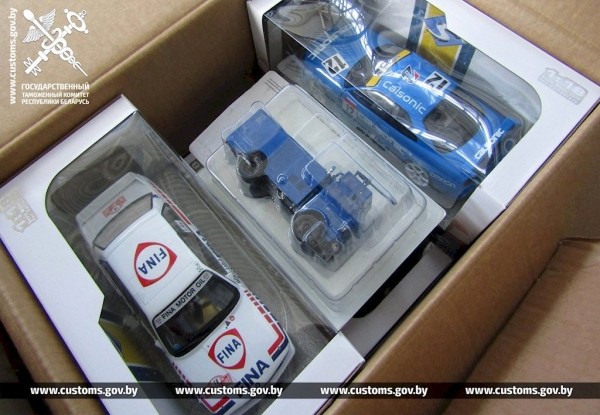 На границе с Польшей задержали партию коллекционных моделей авто На границе с Польшей задержали партию коллекционных моделей авто