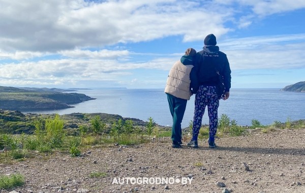 «Это был сюрприз на свадьбу. Путешествие на Териберку». Ребята из Беларуси сделали из VW Transporter «дом на колесах» и проехали за раз 6000 км