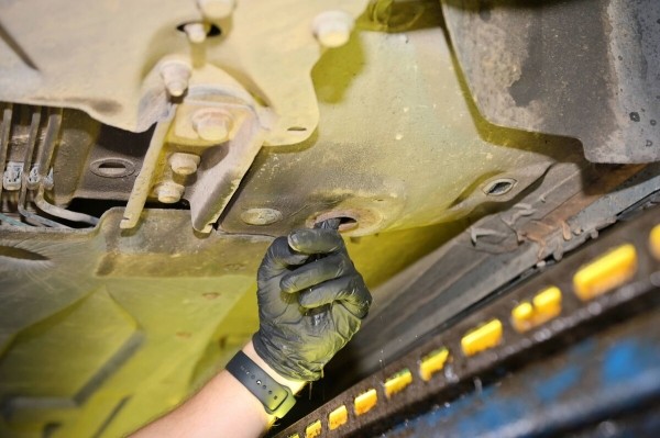 «Купил без осмотра на подъёмнике». Узнали, стоил ли своих денег 22-летний Citroen C5 «Купил без осмотра на подъёмнике». Узнали, стоил ли своих денег 22-летний Citroen C5