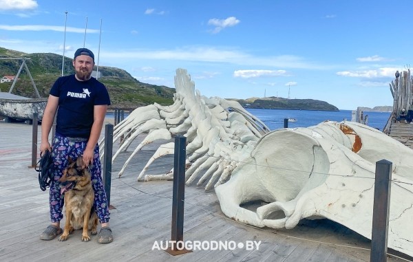 «Это был сюрприз на свадьбу. Путешествие на Териберку». Ребята из Беларуси сделали из VW Transporter «дом на колесах» и проехали за раз 6000 км