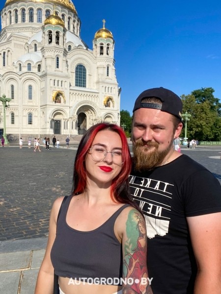 «Это был сюрприз на свадьбу. Путешествие на Териберку». Ребята из Беларуси сделали из VW Transporter «дом на колесах» и проехали за раз 6000 км