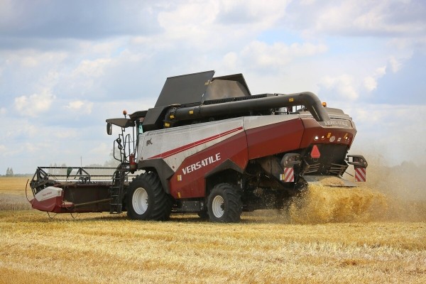 «Вам ни один комбайнёр правды не скажет!» Поговорили с водителем о комбайне за 400 тыс. долларов «Вам ни один комбайнёр правды не скажет!» Поговорили с водителем о комбайне за 400 тыс. долларов