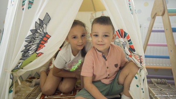 «Это сделало меня более полноценным как мужчину». Белорус побывал на родах с женой рекордных четыре раза «Это сделало меня более полноценным как мужчину». Белорус побывал на родах с женой рекордных четыре раза