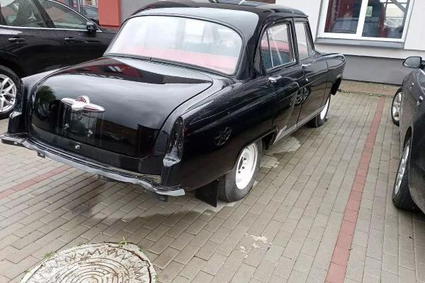 В конфискате год не могут продать 62-летний ГАЗ-21. Как изменилась цена В конфискате год не могут продать 62-летний ГАЗ-21. Как изменилась цена