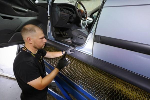 «Купил без осмотра на подъёмнике». Узнали, стоил ли своих денег 22-летний Citroen C5 «Купил без осмотра на подъёмнике». Узнали, стоил ли своих денег 22-летний Citroen C5