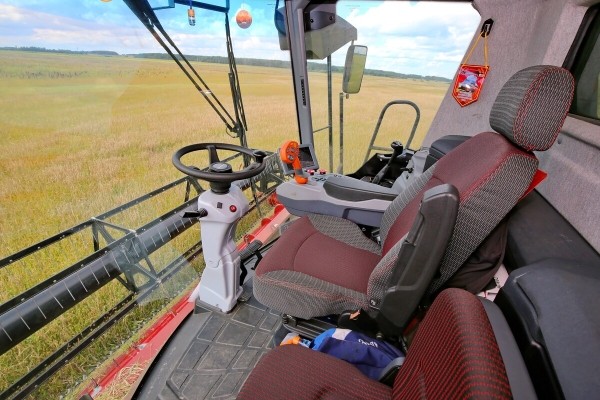 «У комбайнёров выходных нет!» Механизатор о работе на комбайне за 1,8 млн BYN «У комбайнёров выходных нет!» Механизатор о работе на комбайне за 1,8 млн BYN