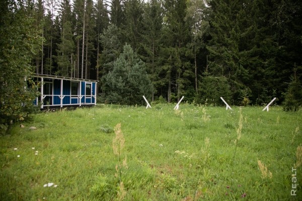 Белорусы построили дом из морского контейнера по туториалу на YouTube. Во сколько она обошлась? Белорусы построили дом из морского контейнера по туториалу на YouTube. Во сколько она обошлась?