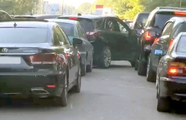 Кумовство тоже увеличивает время ожидания на границе? Кумовство тоже увеличивает время ожидания на границе?