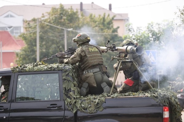 В Столине идут учения. Эффектные кадры В Столине идут учения. Эффектные кадры