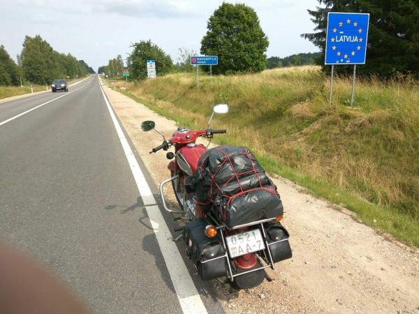 Однажды доехал до Мурманска! Белорус ежегодно путешествует на 50-летнем Jawa 350 Однажды доехал до Мурманска! Белорус ежегодно путешествует на 50-летнем Jawa 350