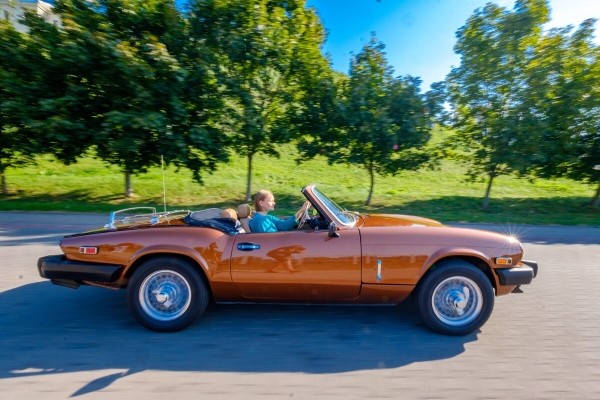Белорус привёз из Германии редкий Triumph Spitfire 1979 г. в. Сколько стоила машина?