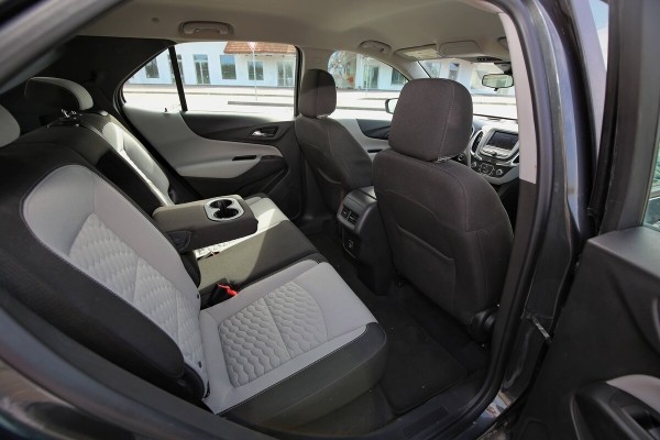 Машина — по низу рынка. И не берут... Почему так сложно продать свежий Chevrolet Equinox из Америки? Машина — по низу рынка. И не берут... Почему так сложно продать свежий Chevrolet Equinox из Америки?