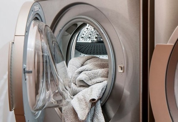 Одежду этих цветов нельзя стирать вместе – запомните навсегда Одежду этих цветов нельзя стирать вместе – запомните навсегда