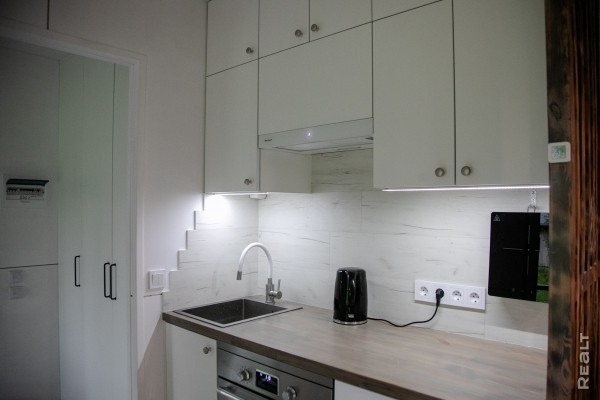 Белорусы построили дом из морского контейнера по туториалу на YouTube. Во сколько она обошлась? Белорусы построили дом из морского контейнера по туториалу на YouTube. Во сколько она обошлась?