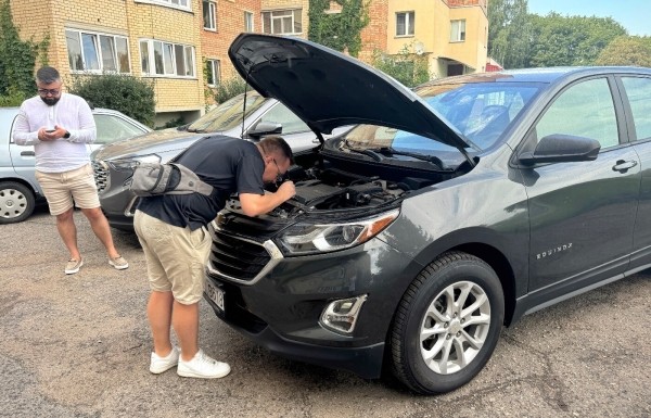 Машина — по низу рынка. И не берут... Почему так сложно продать свежий Chevrolet Equinox из Америки? Машина — по низу рынка. И не берут... Почему так сложно продать свежий Chevrolet Equinox из Америки?