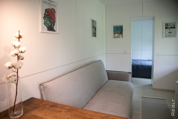 Белорусы построили дом из морского контейнера по туториалу на YouTube. Во сколько она обошлась? Белорусы построили дом из морского контейнера по туториалу на YouTube. Во сколько она обошлась?