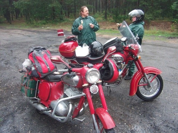 Однажды доехал до Мурманска! Белорус ежегодно путешествует на 50-летнем Jawa 350 Однажды доехал до Мурманска! Белорус ежегодно путешествует на 50-летнем Jawa 350