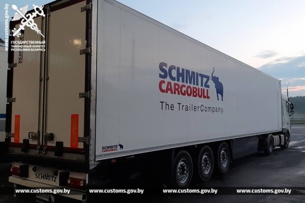 Полуприцеп за €1,8 тыс. ввозили в Беларусь. Таможенникам цена показалась странной Полуприцеп за €1,8 тыс. ввозили в Беларусь. Таможенникам цена показалась странной