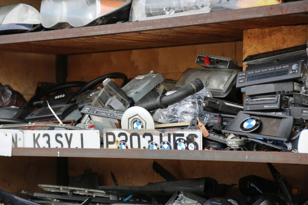 «Белорусский паспорт показываешь — до свидания, пан!» Реально ли сегодня привезти автозапчасти из Польши? Спросили у челноков «Белорусский паспорт показываешь — до свидания, пан!» Реально ли сегодня привезти автозапчасти из Польши? Спросили у челноков