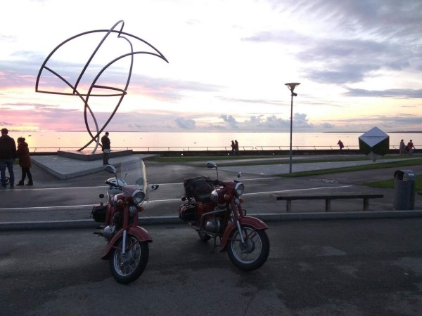 Однажды доехал до Мурманска! Белорус ежегодно путешествует на 50-летнем Jawa 350 Однажды доехал до Мурманска! Белорус ежегодно путешествует на 50-летнем Jawa 350