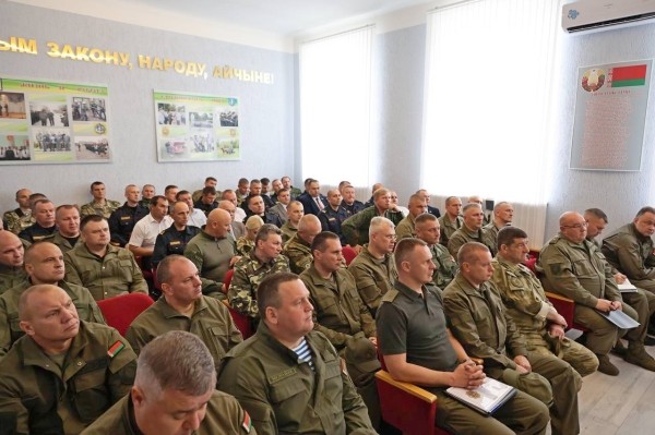 В Столине идут учения. Эффектные кадры В Столине идут учения. Эффектные кадры