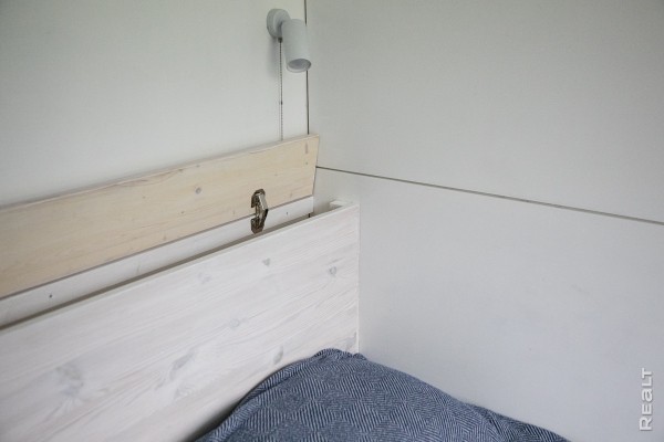 Белорусы построили дом из морского контейнера по туториалу на YouTube. Во сколько она обошлась? Белорусы построили дом из морского контейнера по туториалу на YouTube. Во сколько она обошлась?