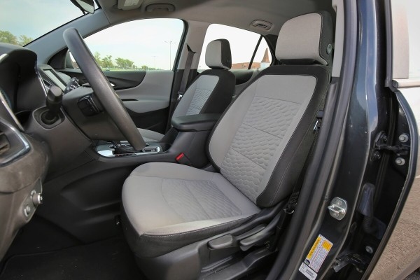 Машина — по низу рынка. И не берут... Почему так сложно продать свежий Chevrolet Equinox из Америки? Машина — по низу рынка. И не берут... Почему так сложно продать свежий Chevrolet Equinox из Америки?