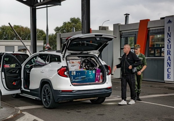 «Белорусский паспорт показываешь — до свидания, пан!» Реально ли сегодня привезти автозапчасти из Польши? Спросили у челноков «Белорусский паспорт показываешь — до свидания, пан!» Реально ли сегодня привезти автозапчасти из Польши? Спросили у челноков