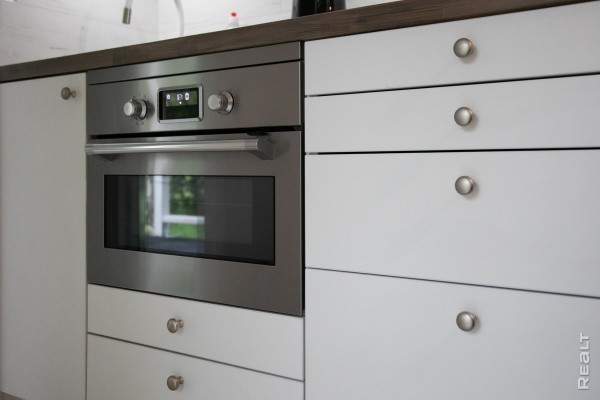 Белорусы построили дом из морского контейнера по туториалу на YouTube. Во сколько она обошлась? Белорусы построили дом из морского контейнера по туториалу на YouTube. Во сколько она обошлась?