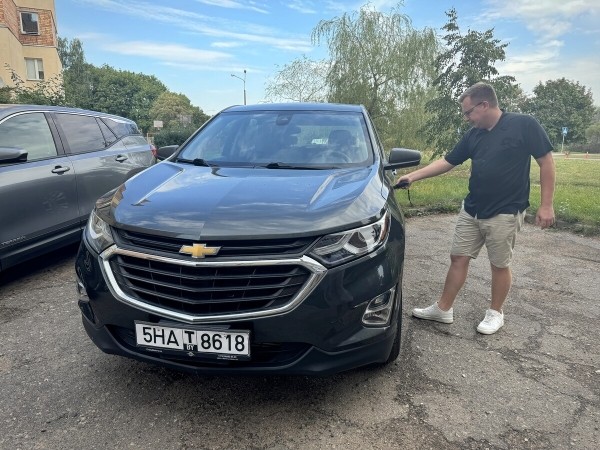 Машина — по низу рынка. И не берут... Почему так сложно продать свежий Chevrolet Equinox из Америки? Машина — по низу рынка. И не берут... Почему так сложно продать свежий Chevrolet Equinox из Америки?