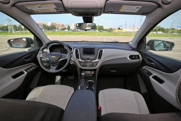 Машина — по низу рынка. И не берут... Почему так сложно продать свежий Chevrolet Equinox из Америки? Машина — по низу рынка. И не берут... Почему так сложно продать свежий Chevrolet Equinox из Америки?