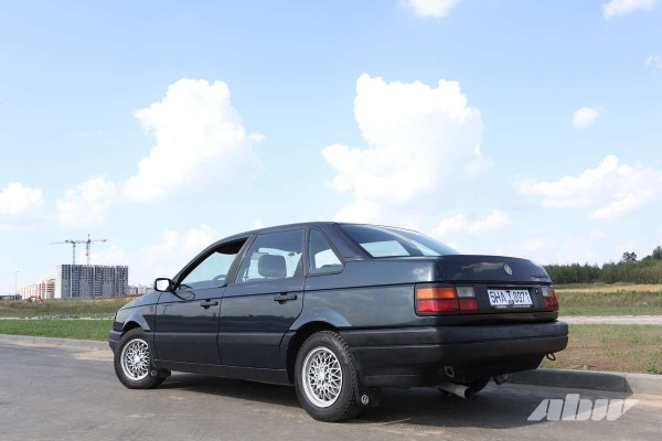 Знаковая машина? Покатались на 34-летнем Volkswagen Passat B3 Знаковая машина? Покатались на 34-летнем Volkswagen Passat B3