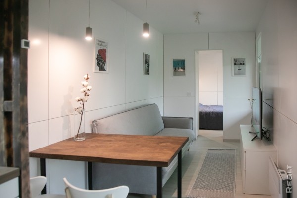 Белорусы построили дом из морского контейнера по туториалу на YouTube. Во сколько она обошлась? Белорусы построили дом из морского контейнера по туториалу на YouTube. Во сколько она обошлась?