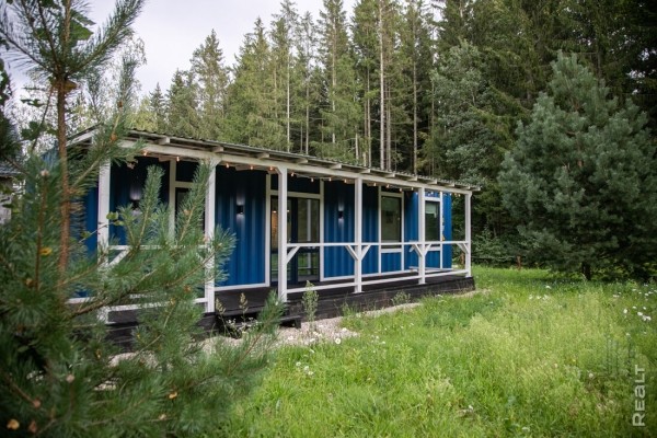 Белорусы построили дом из морского контейнера по туториалу на YouTube. Во сколько она обошлась? Белорусы построили дом из морского контейнера по туториалу на YouTube. Во сколько она обошлась?