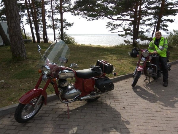 Однажды доехал до Мурманска! Белорус ежегодно путешествует на 50-летнем Jawa 350 Однажды доехал до Мурманска! Белорус ежегодно путешествует на 50-летнем Jawa 350