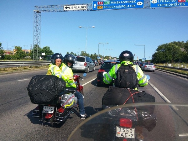 Однажды доехал до Мурманска! Белорус ежегодно путешествует на 50-летнем Jawa 350 Однажды доехал до Мурманска! Белорус ежегодно путешествует на 50-летнем Jawa 350