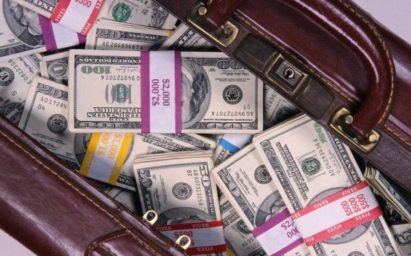 Брестчанин ехал покупать машину и не задекларировал более $100 тыс. Что ему грозит? Брестчанин ехал покупать машину и не задекларировал более $100 тыс. Что ему грозит?