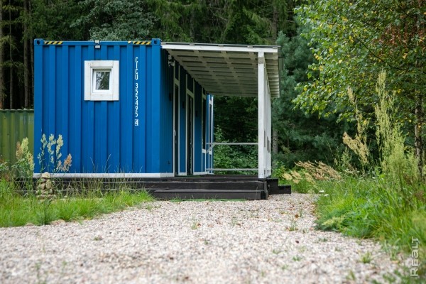 Белорусы построили дом из морского контейнера по туториалу на YouTube. Во сколько она обошлась? Белорусы построили дом из морского контейнера по туториалу на YouTube. Во сколько она обошлась?