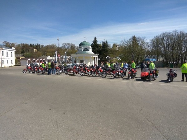 Однажды доехал до Мурманска! Белорус ежегодно путешествует на 50-летнем Jawa 350 Однажды доехал до Мурманска! Белорус ежегодно путешествует на 50-летнем Jawa 350