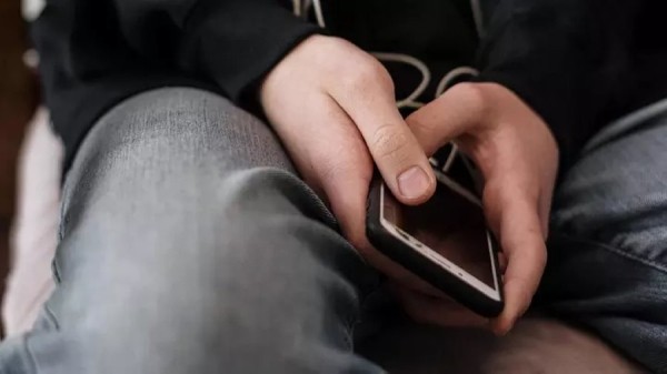 Наркотики и подростки: какие приложения на смартфоне ребенка должны насторожить родителей Наркотики и подростки: какие приложения на смартфоне ребенка должны насторожить родителей