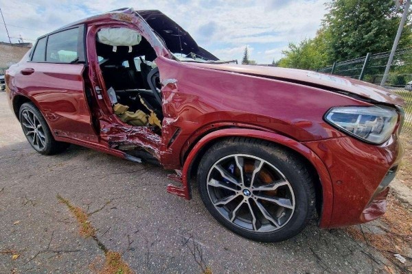 В Беларуси за аварийный BMW X4 шла азартная борьба на аукционе: кто победил В Беларуси за аварийный BMW X4 шла азартная борьба на аукционе: кто победил