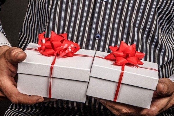 Придется ли возвращать дорогой подарок, если даритель этого потребует? Придется ли возвращать дорогой подарок, если даритель этого потребует?