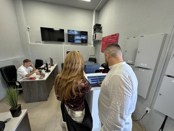 Машина — по низу рынка. И не берут... Почему так сложно продать свежий Chevrolet Equinox из Америки? Машина — по низу рынка. И не берут... Почему так сложно продать свежий Chevrolet Equinox из Америки?